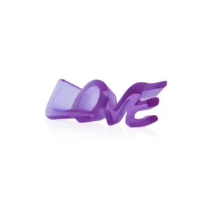 Sculpture "True Love" en pâte de verre de la prestigieuse cristallerie Daum. Couleur ultraviolette.