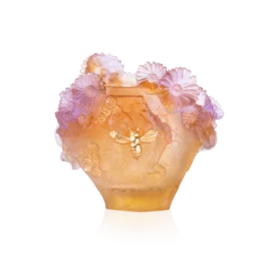 Vase en pâte de verre de la prestigieuse cristallerie Daum, collection Or d'Abeille. Finition à la feuille d'or, moyen modèle.