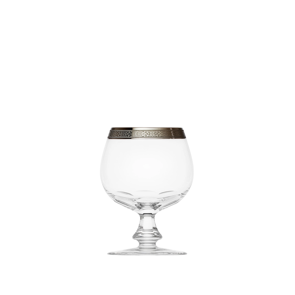 Verre à brandy & cognac 320ml en authentique cristal de bohême taillé main, habillé d'une élégante bande en platinium. Collection Lady Hamilton (inspirée d'Emma Hamilton) de Moser, la plus prestigieuse & réputée cristallerie de Bohême.