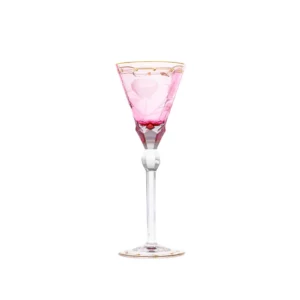 Verre à vin rouge 270ml de couleur rose en authentique cristal de bohême taillé main, gravé artistiquement, et subtilement décoré avec de l'or 24 carats. Collection Paula de Moser, la plus prestigieuse & réputée cristallerie de Bohême.