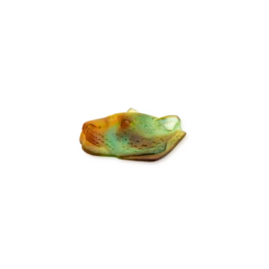 Vide-poche en pâte de verre de la prestigieuse cristallerie Daum, collection Léopard Tropical. Couleur ambre vert.