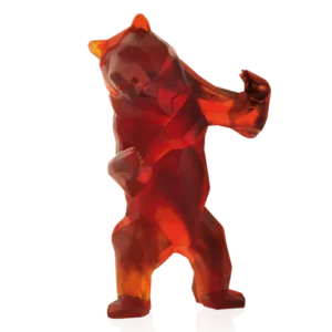 Sculpture "Wild Bear" en pâte de verre de la prestigieuse Maison Daum, réalisée en collaboration avec l'artiste Richard Orlinski. Couleur ambre foncé.