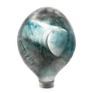 Sculpture "Yeelen Azur" en pâte de verre de la prestigieuse cristallerie Daum, réalisée en collaboration avec l'artiste Gérald Vatrin.