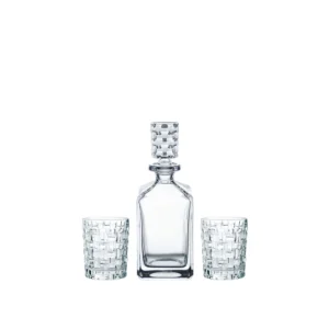Ensemble, collection Bossa Nova, composé d'une carafe à whisky et de ses 2 verres. Ensemble en cristallin de la Maison bavaroise Nachtmann.
