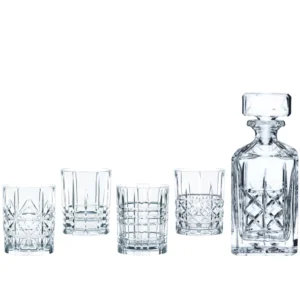Ensemble, collection Highland, composé d'une carafe à whisky et de ses 4 verres. Ensemble en cristallin de la Maison bavaroise Nachtmann.