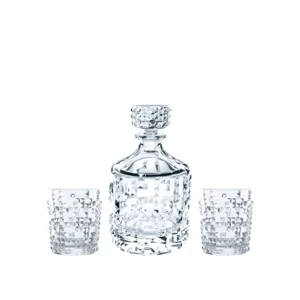 Ensemble en cristallin composé d'une carafe à whisky et de ses 2 verres. Collection Punk de la Maison bavaroise Nachtmann.