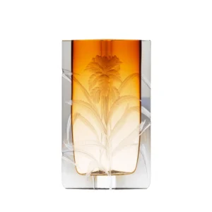 Vase Calla aurora 25cm, collection Art Nouveau, en authentique cristal de bohême taillé main, gravé d'un magnifique motif d'iris & de lys. Création de Moser, la plus prestigieuse & réputée cristallerie de Bohême.